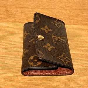 Louis Vuitton Brown Monogram 6-Key Pouch with Tan Accents- Authentic